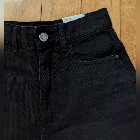 Black Denim 'Mom Short' - Zara - Picture 2 of 5